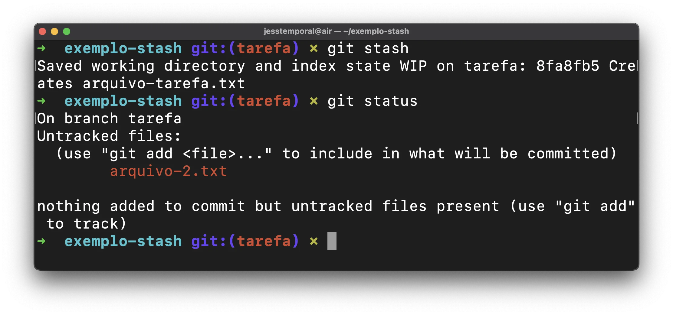 resultado dos comandos git stash e git status mostrando que o arquivo novo não entrou no stash